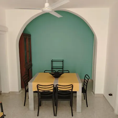 La Casa Di Lucia Castro (Lecce)